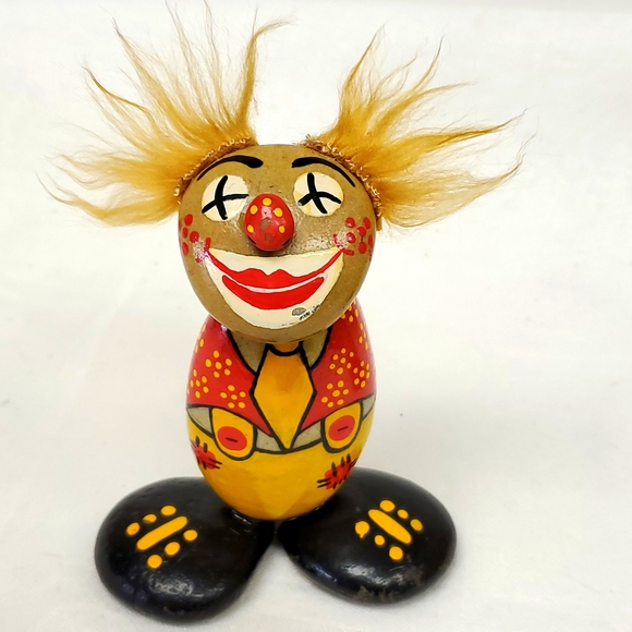 Vintage clown  paperweight handmade from polished pebbles and handpainted - Picture 1 of 6